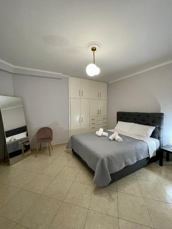 Aria Apartment Bagian luar foto