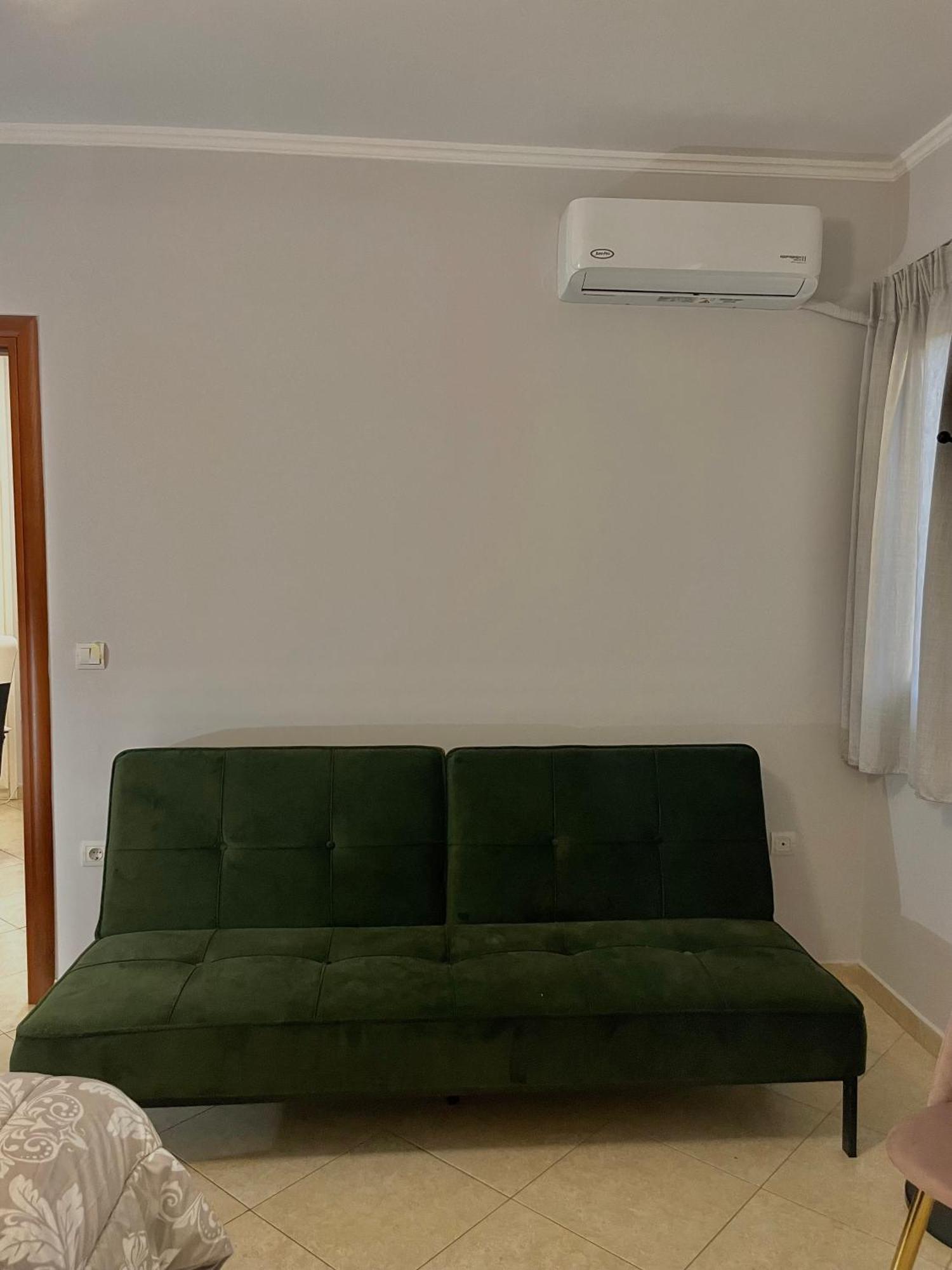 Aria Apartment Bagian luar foto